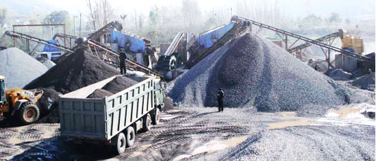 高鐵建設砂石生產線作業現場